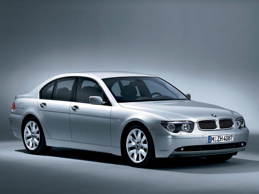  BMW 745i 2001 года  (фото 1 из 14)